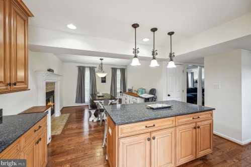 13226 Nickleson Dr, Woodbridge VA  22193-4123 exterior
