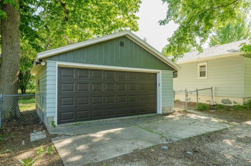 6270 102, Milwaukee WI 53214-2525 exterior