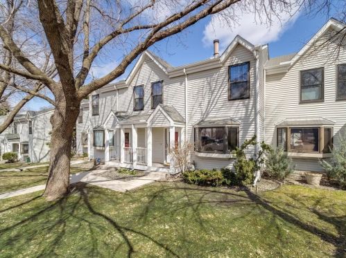 205 2nd St, Minneapolis, MN 55401-1422
