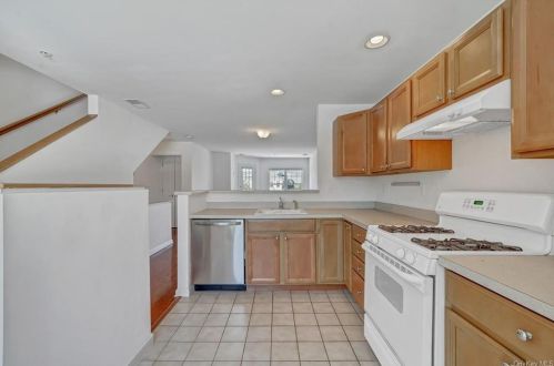 122 Northview Ct, Peekskill NY  10566-4439 exterior