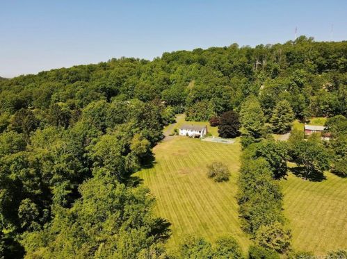 723 Totoket Rd, Northford CT  06472-1456 exterior