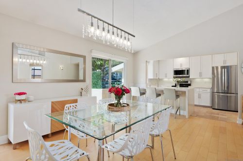2544 Navarra Dr, Carlsbad, CA 92009-7054