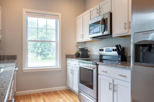 51 Picnic Rock Dr, Dover NH  03820-4709 exterior