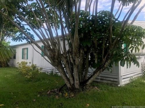 1 Tikal Ln, Fort Pierce, FL 34952-2343