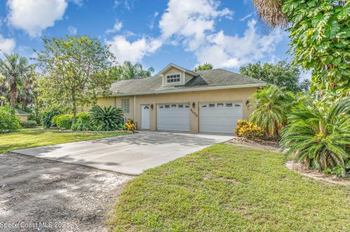 4495 Dixie Way, Mims, FL 32754-5106