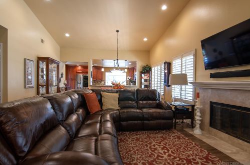 17958 Avenida Alozdra, San Diego CA 92128-1570 exterior