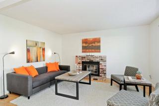 124 Park Place Dr, Petaluma, CA 94954-6638