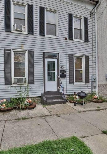233 7th St, Newport, KY 41071-1282