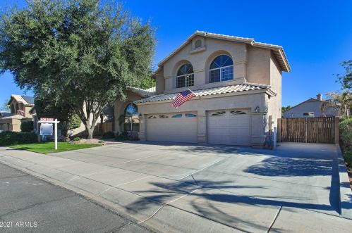 1329 Palo Verde St, Gilbert, AZ 85296-1323
