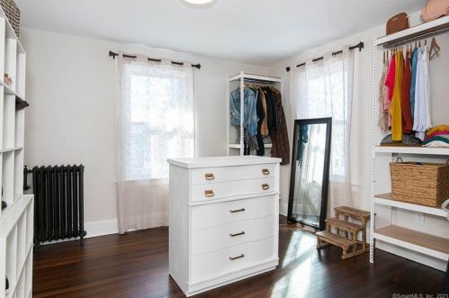 42 Merriman St, Bristol CT  06010-5042 exterior