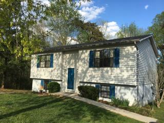 345 Vinson Ave, Cookeville, TN 38501-1572
