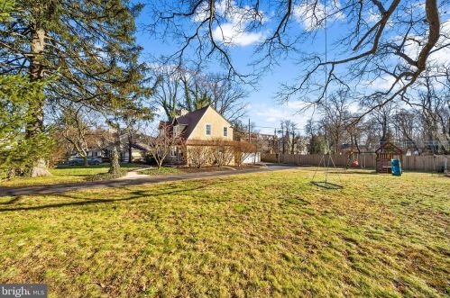 35 Orchard Ln, Berwyn, PA 19312-1253