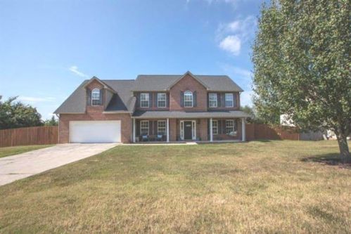 1933 Falling Waters Rd, Knoxville, TN 37922-6385