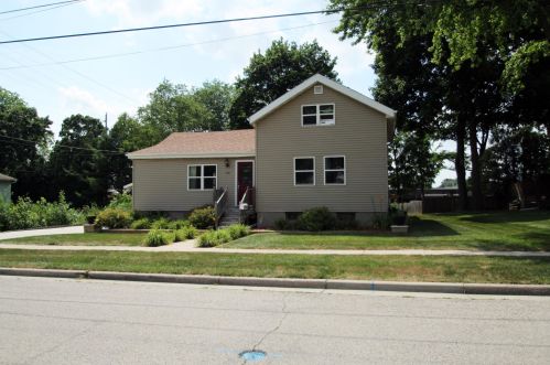 1214 9th St, Watertown, WI 53094-6604