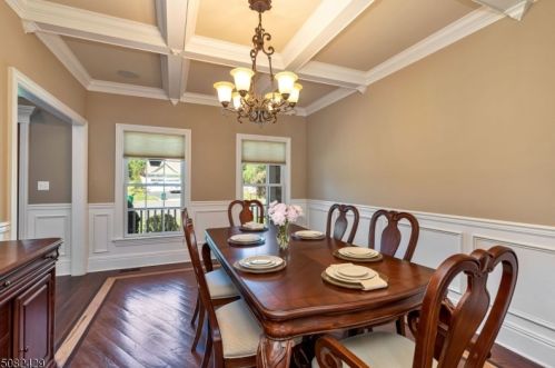 16 Hidden Meadow Dr, Scotch Plains NJ  07076-1158 exterior