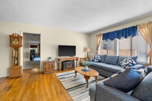 15328 Cranbrook Ave, Lawndale CA  90260-2425 exterior