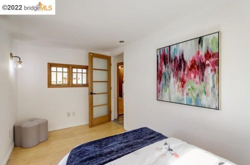 3963 Altamont Ave, Oakland CA 94605-2602 exterior