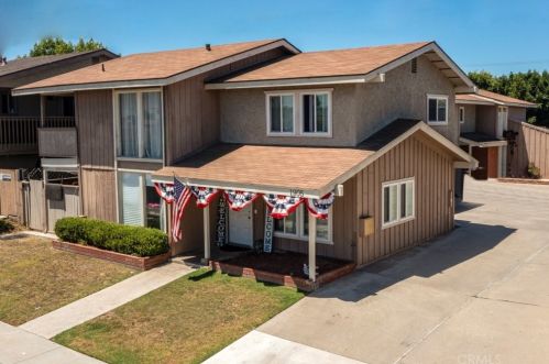 1905 Alabama St, Huntington Beach, CA 92648-3123
