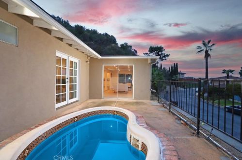 1630 Virden Dr, Glendale CA  91208-2722 exterior