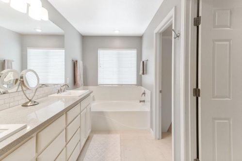 4533 Visions Dr, Turlock CA  95382-8332 exterior