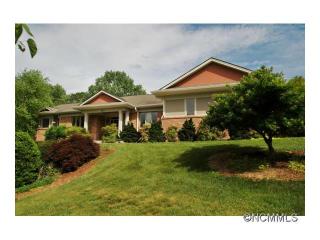 226 Hawthorn Dr, Hendersonville, NC 28791-1737