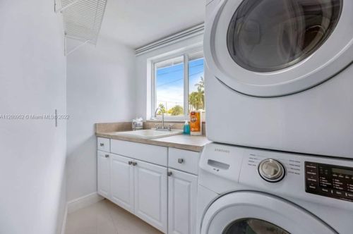 934 Nautilus Isle, Dania Beach FL  33004-2356 exterior