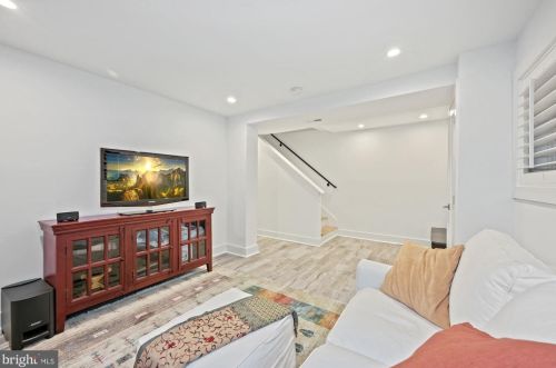 438 Kenyon St, Washington DC 20010-2915 exterior