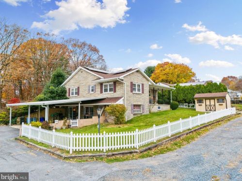 1481 Hilltop Rd, Dauberville, PA 19533-9369