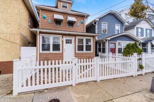 54 Dupont Ave, Pelican Island, NJ 08751-2526