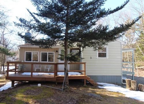 237 Birch Dr, Blakeslee, PA 18610-7756