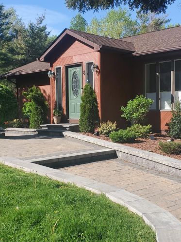 8 Ridge Rd, Morganville, NJ 07751-1127