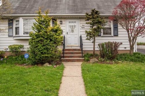 480 Hill St, Maywood, NJ 07607-1261