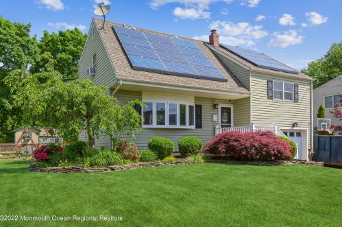 229 Ledden Ter, South Plainfield, NJ 07080-2142