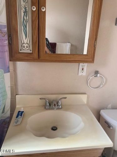 164 Navarro St, Oxnard CA 93030-6153 exterior