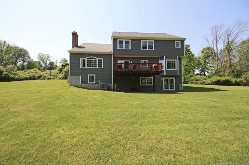 168 Shadow Lake Rd, Ridgefield, CT 06877-1032