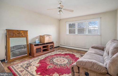 405 Knight Rd, Prospectville PA  19002-4252 exterior