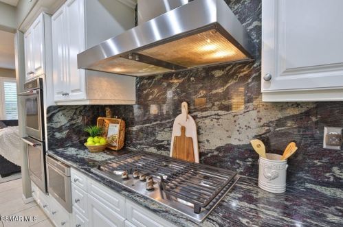 5391 Evening Sky Dr, Simi Valley CA  93063-5744 exterior