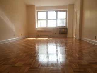 20 Park Ave, Mount Vernon NY  10550-2101 exterior