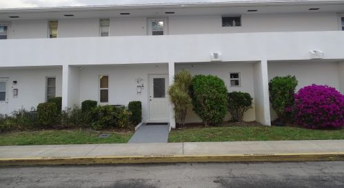 68 East Ct, West Palm Beach, FL 33411-2902