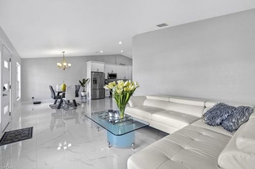 1302 10th Ter, Cape Coral, FL 33909-0015
