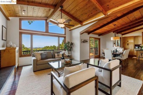 25566 Fernhill Dr, Los Altos CA  94024-6302 exterior