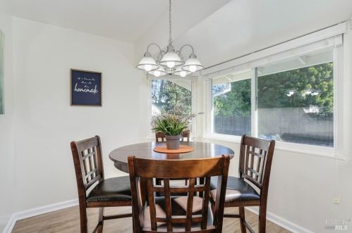 681 Seville Ln, Vacaville CA  95688-2044 exterior