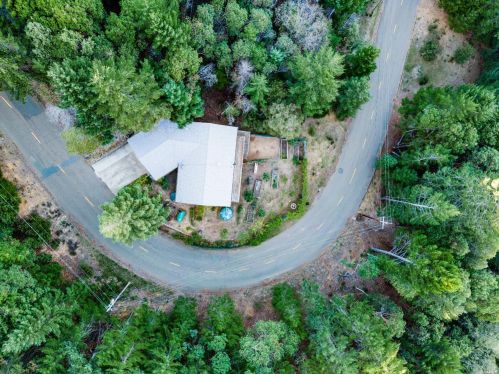 2168 Buckeye Rd, Willits, CA 95490-8486