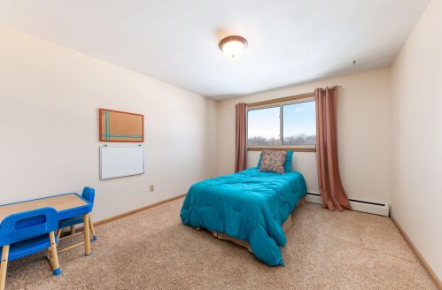 4144 Menomonee Riv Pkwy, Milwaukee WI 53222-1135 exterior