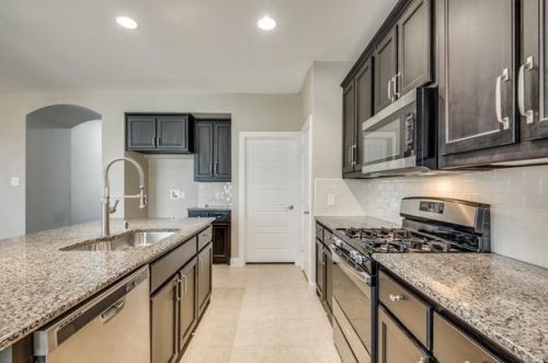 1208 Roadrunner Dr, Oak Point TX  75068-8543 exterior