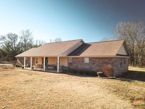 1520 Pocahontas Rd, Essary Springs, TN 38061-5520