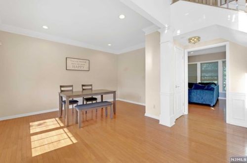 39 Continental Cir, Paterson, NJ 07512-2190