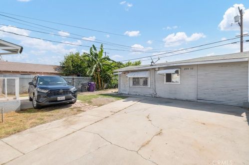 2010 Myrtle Ave, Long Beach CA 90806-4932 exterior