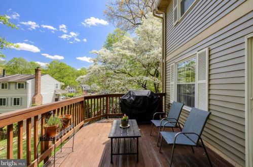 10902 Barton Hill Ct, Herndon VA  20191-5000 exterior