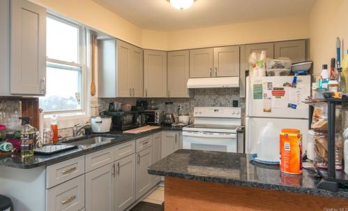 5 Todd Pl, Crotonville NY  10562-3424 exterior